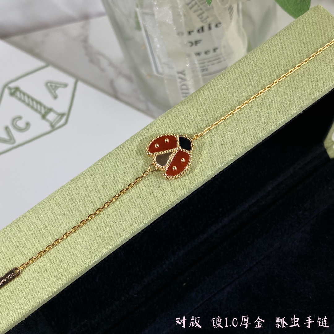 Van Cleef & Arpels Lucky Spring pendant open wings ladybug Rose Gold VCARP7R100