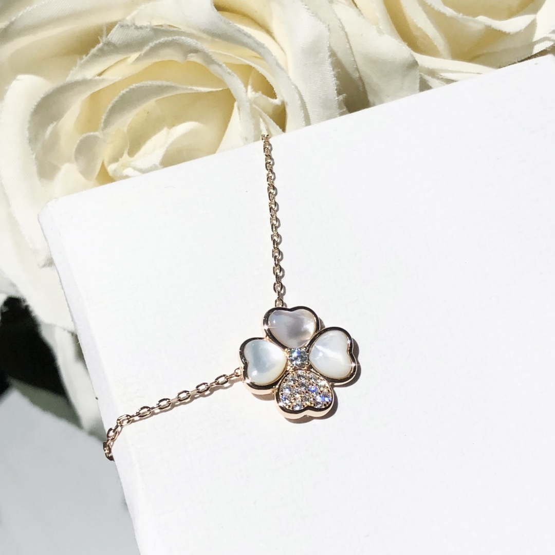 Van Cleef Arpels VCARO8FO00 Necklace Sweet Alhambra Pendant Rose Gold V80991