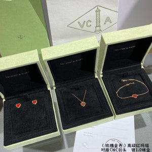 Van Cleef & Arpels Sweet Hearts bracelet VCARN59L00 - Default Title - View 8