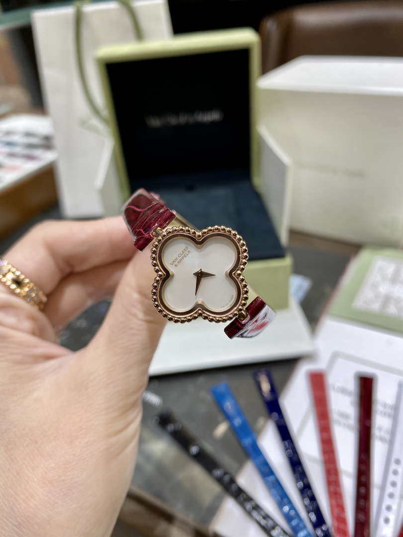 Van Cleef & Arpels VCARO8SF00 Sweet Alhambra watch 18K rose gold Mother-of-pearl VCA90001