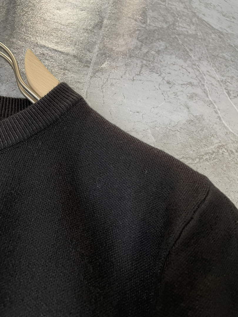 Versace 1007981 Men's Clothing Medusa Logo Sweater V77570