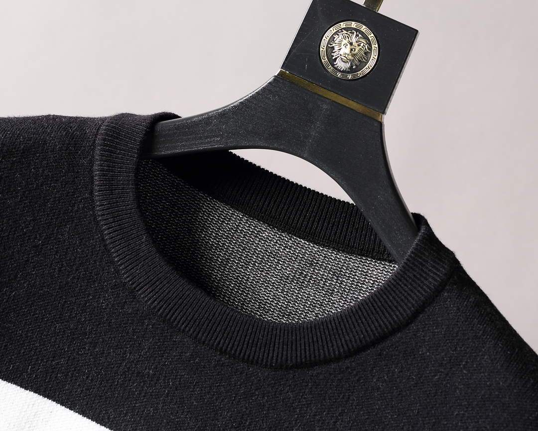 Versace Men's Sweaters Designer Versace Sweaters and Cardigans Clothing 36028