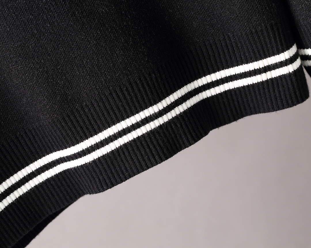 Versace Men's Sweaters Designer Versace Sweaters and Cardigans Clothing 36028