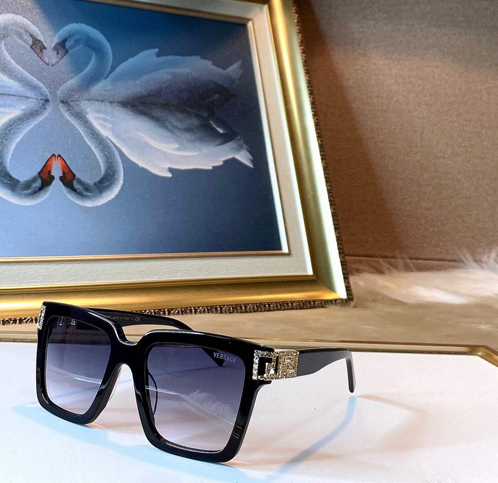 Versace Sunglasses Fashion Versace Sports Leisure Sunglasses V80108 - Default Title - View 1