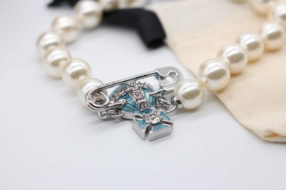 Vivienne Westwood Bracelet Fashion Designer Jewelry V805078