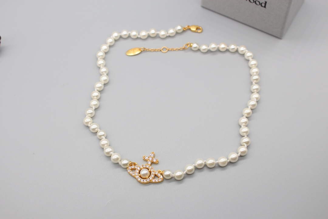 Vivienne Westwood Necklace Fashion Designer Jewelry V805065 - Default Title - View 1