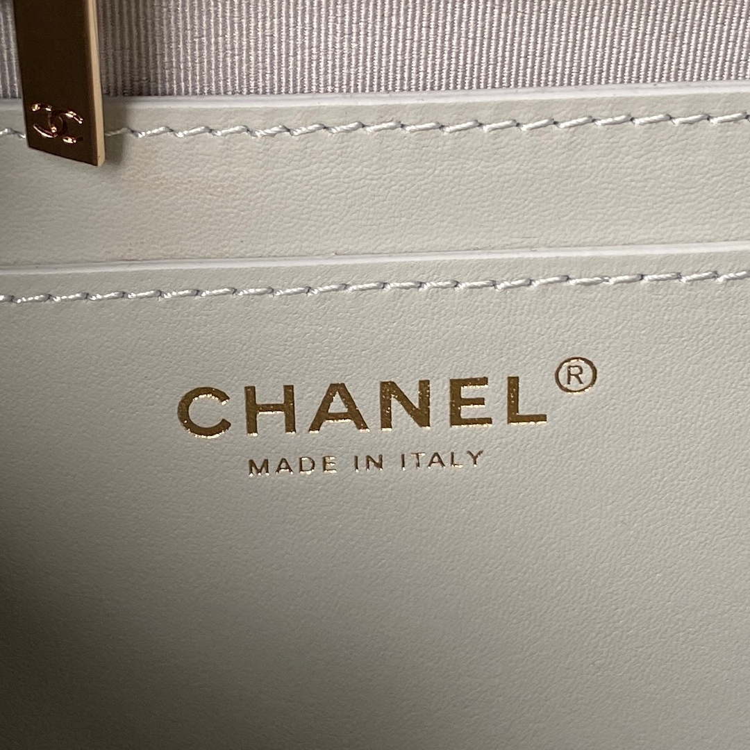 Chanel AS4059 Large Backpack Grained Shiny Calfskin & Gold-Tone Metal Light Blue - Default Title - View 8