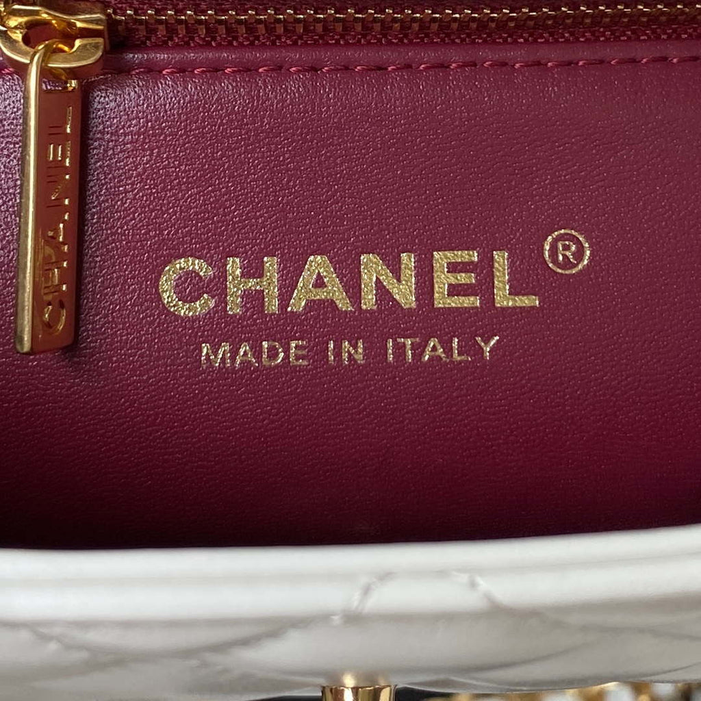 Chanel AS4307 Flap bag with Handle Lambskin white