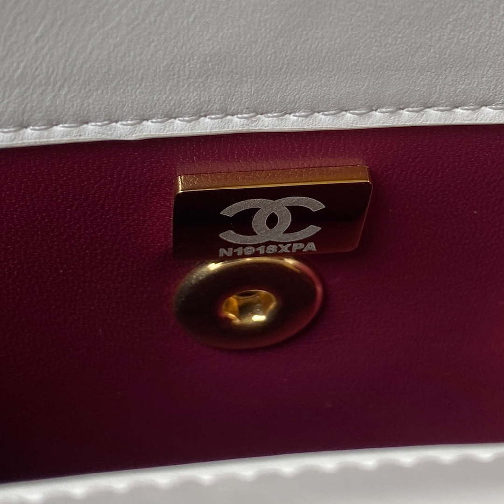 Chanel AS4307 Flap bag with Handle Lambskin white