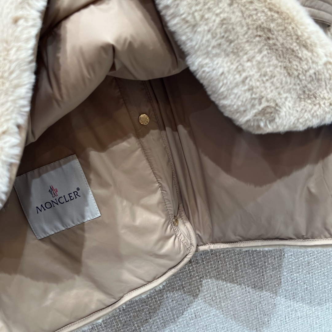 Moncler Women Teddy Down Vest M66015