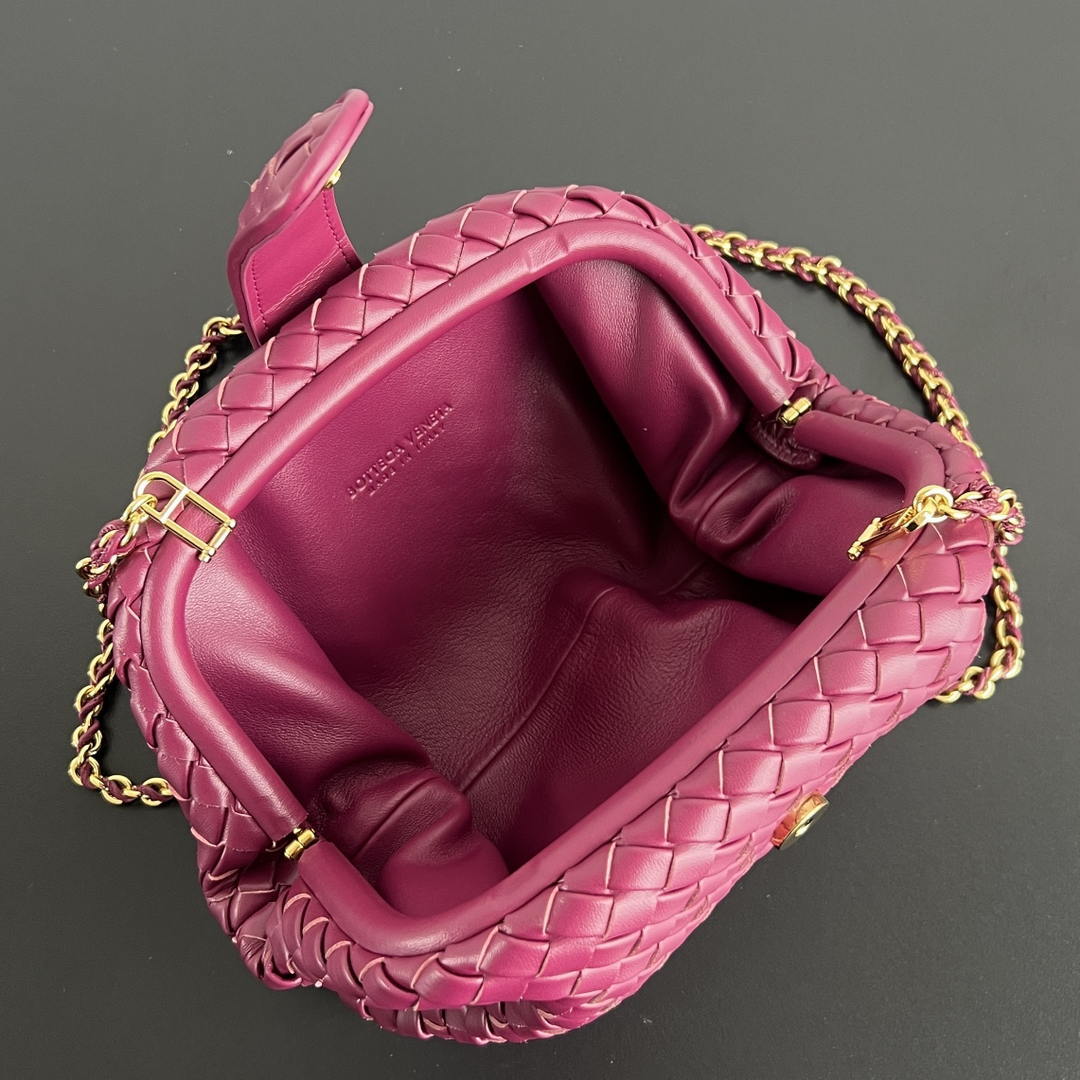 Bottega Veneta BV 804038  Small Lauren 1980 clutch Bag BV92037