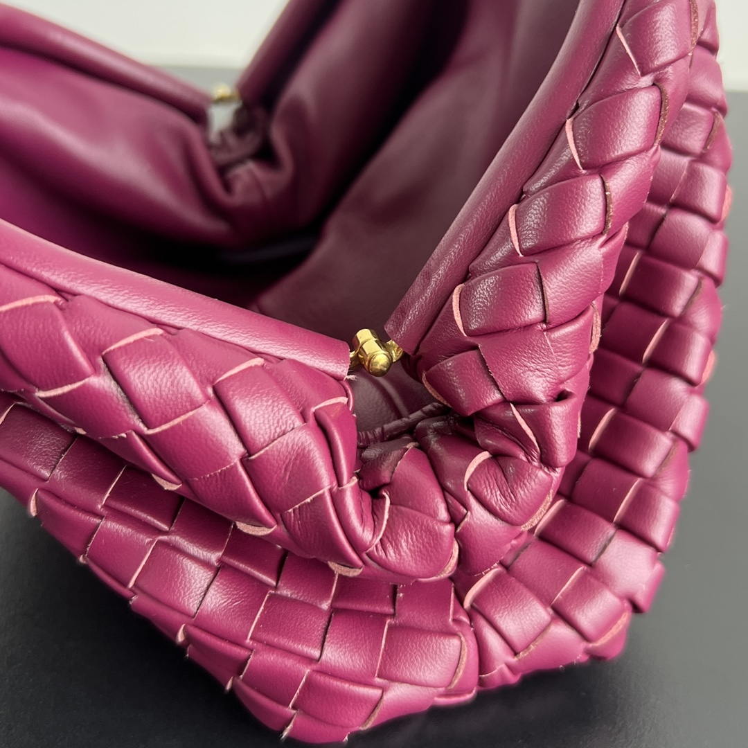 Bottega Veneta BV 804038  Small Lauren 1980 clutch Bag BV92037