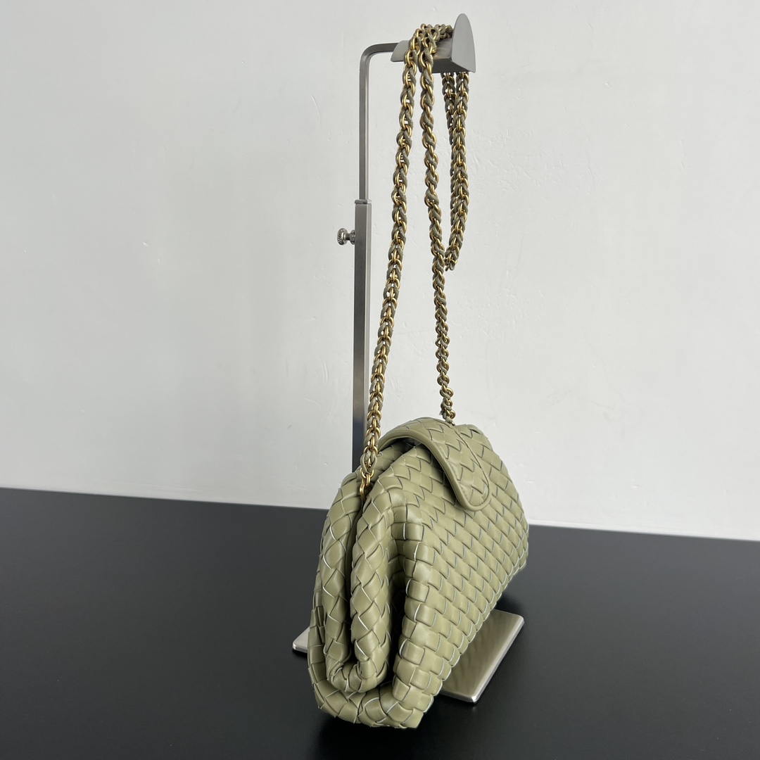 Bottega Veneta BV 804038  Small Lauren 1980 clutch Bag BV92036