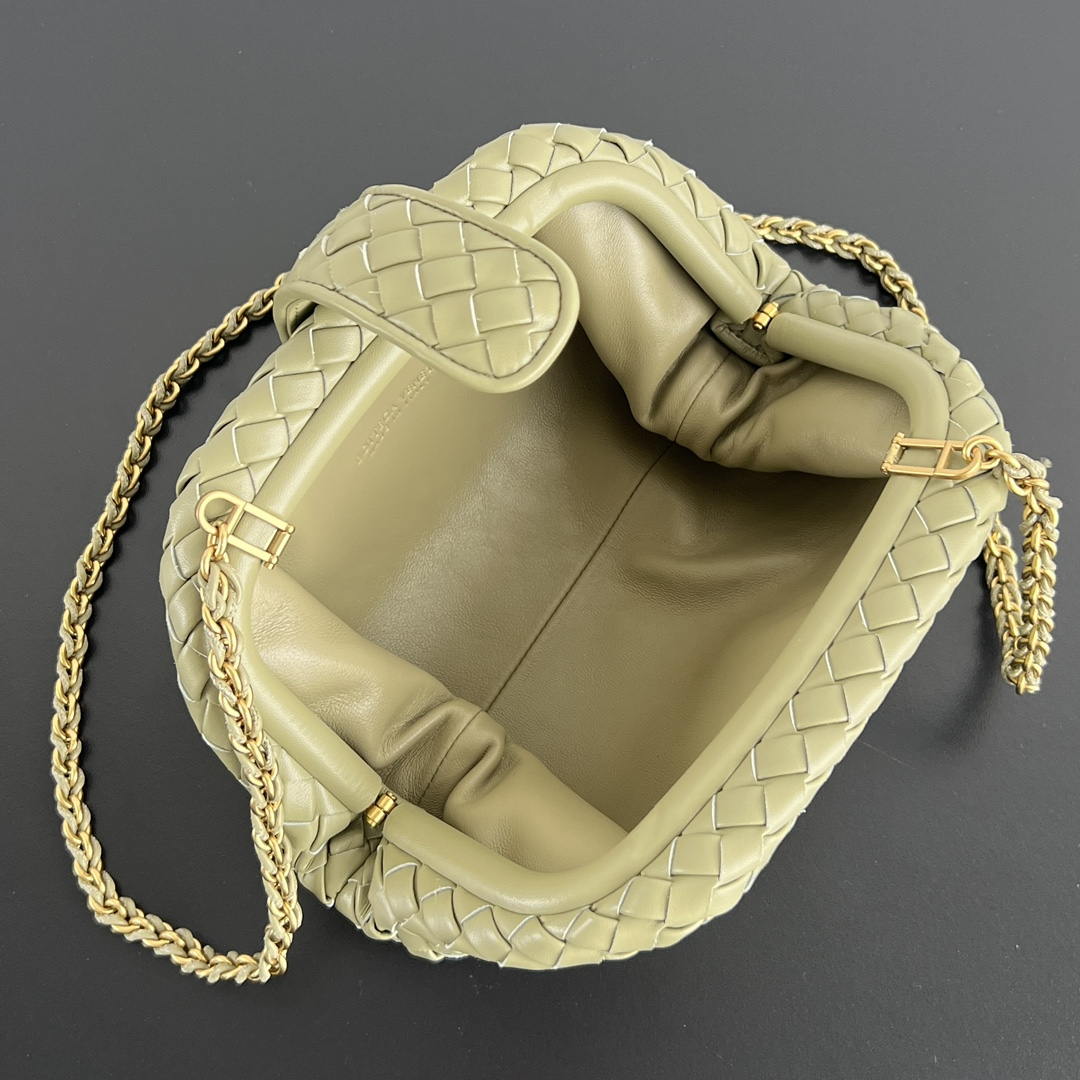 Bottega Veneta BV 804038  Small Lauren 1980 clutch Bag BV92036