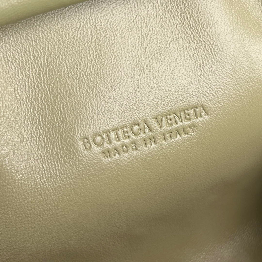 Bottega Veneta BV 804038  Small Lauren 1980 clutch Bag BV92036