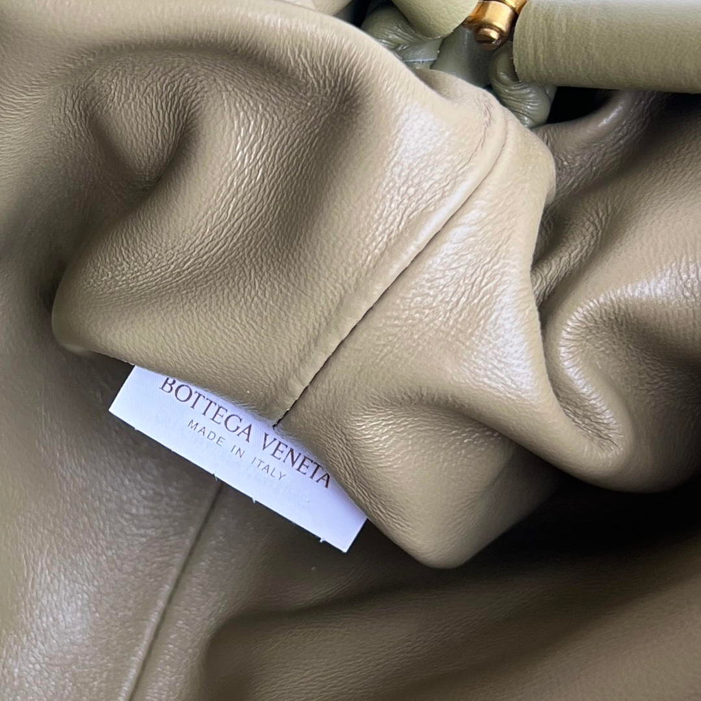 Bottega Veneta BV 804038  Small Lauren 1980 clutch Bag BV92036
