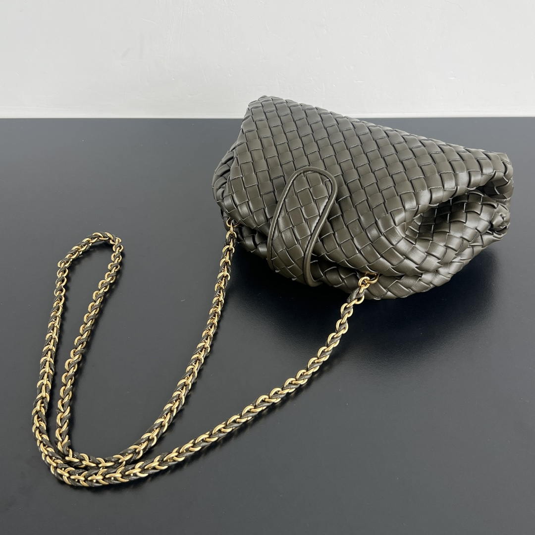 Bottega Veneta BV 804038  Small Lauren 1980 clutch Bag BV92038