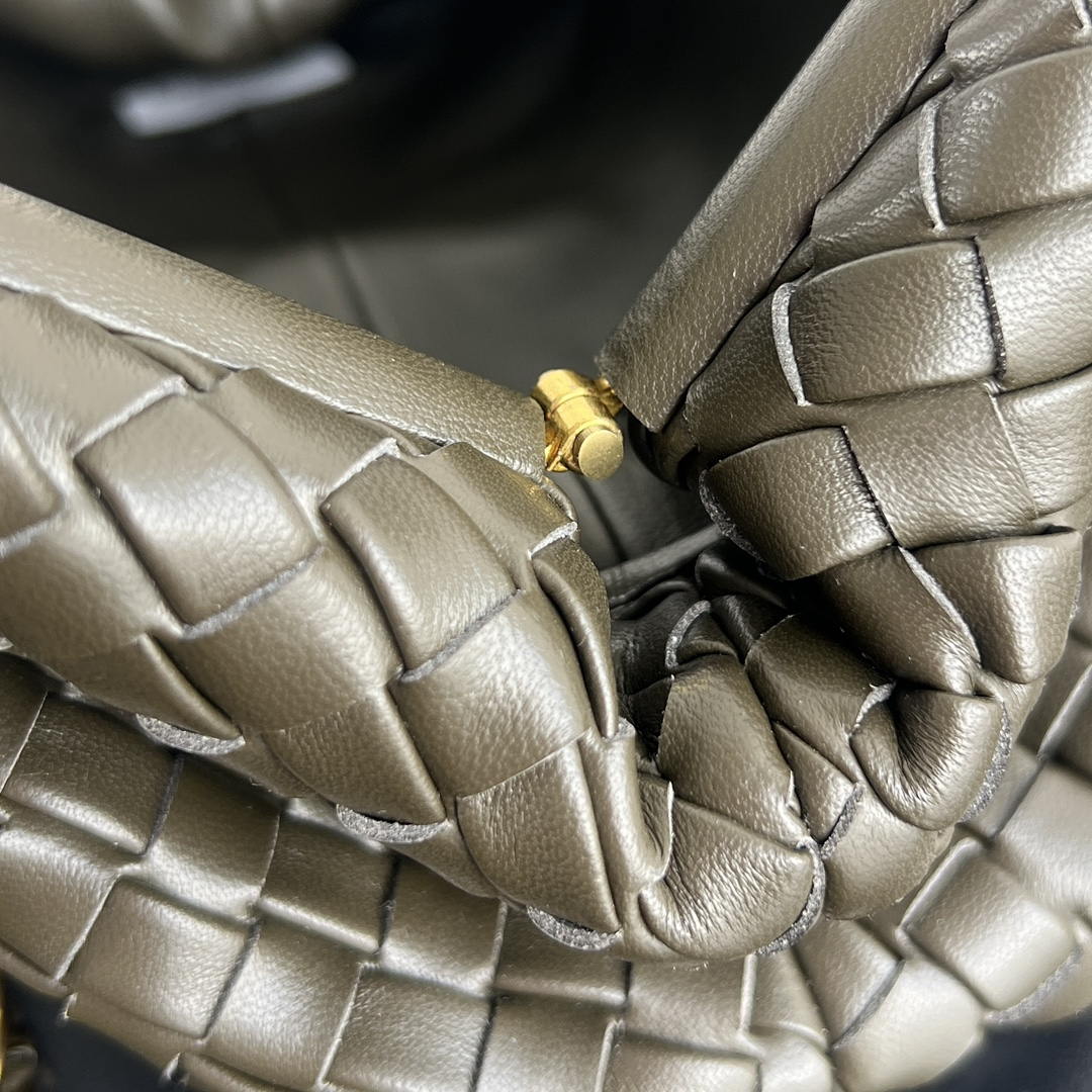 Bottega Veneta BV 804038  Small Lauren 1980 clutch Bag BV92038