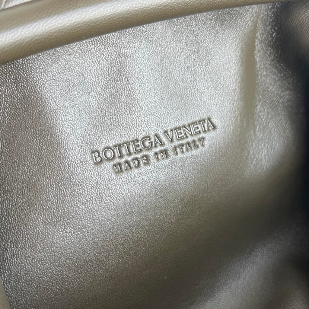 Bottega Veneta BV 804038  Small Lauren 1980 clutch Bag BV92038