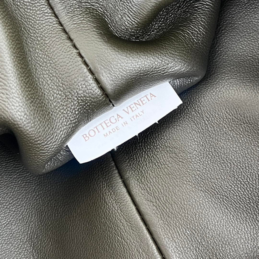 Bottega Veneta BV 804038  Small Lauren 1980 clutch Bag BV92038