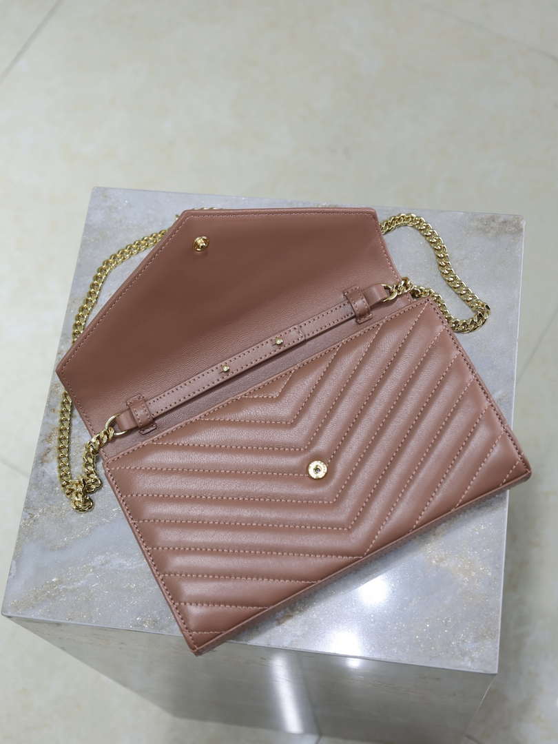 YSL 377828 Classic Cassandre chain wallet in Lambskin Nude