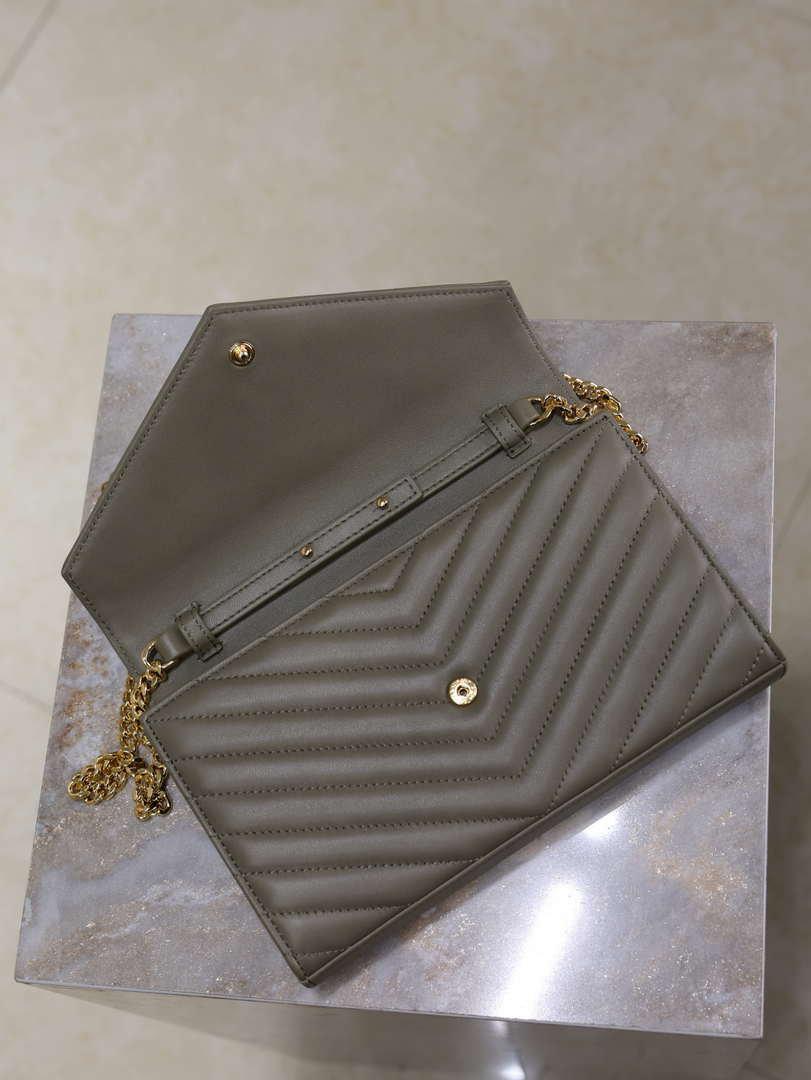 YSL 377828 Classic Cassandre chain wallet in Lambskin Green