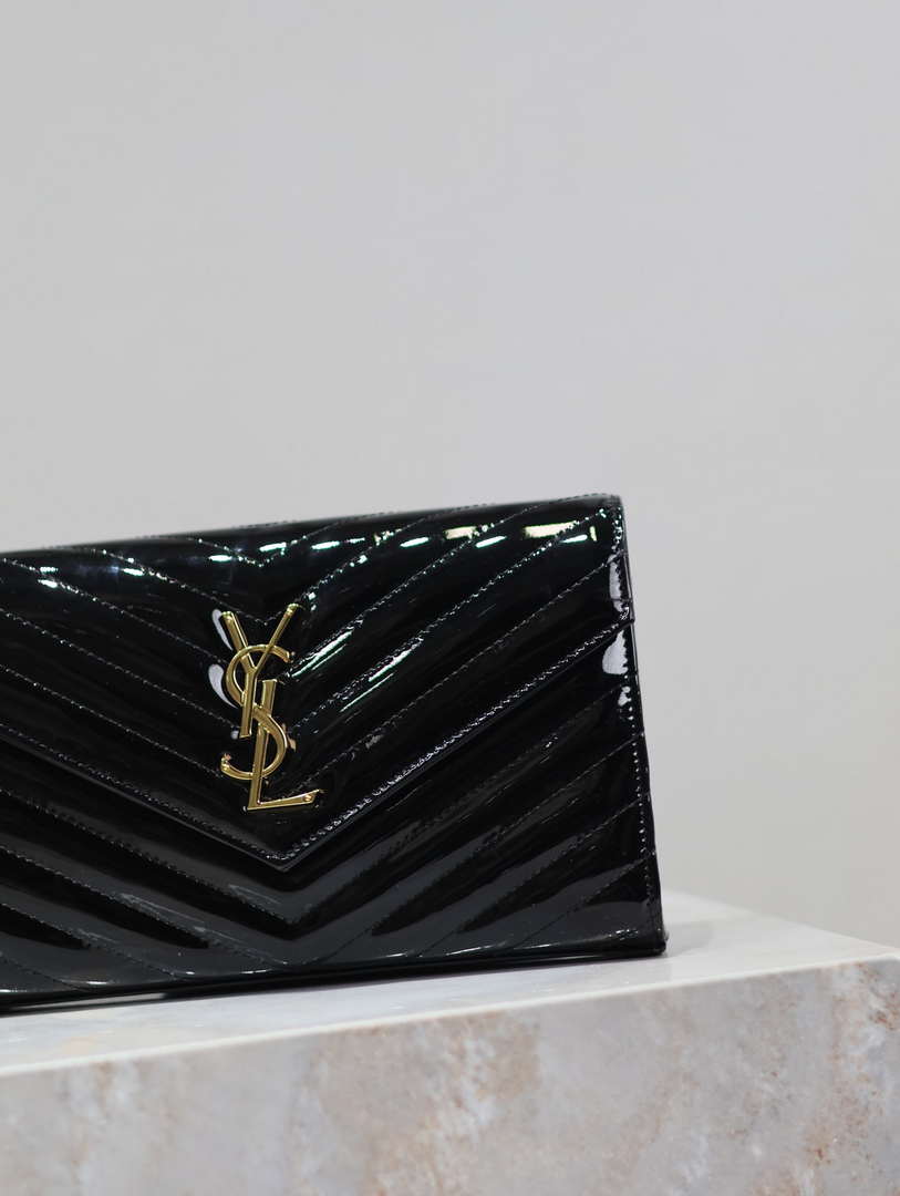 YSL 377828 Classic Cassandre chain wallet in Patent leather Black
