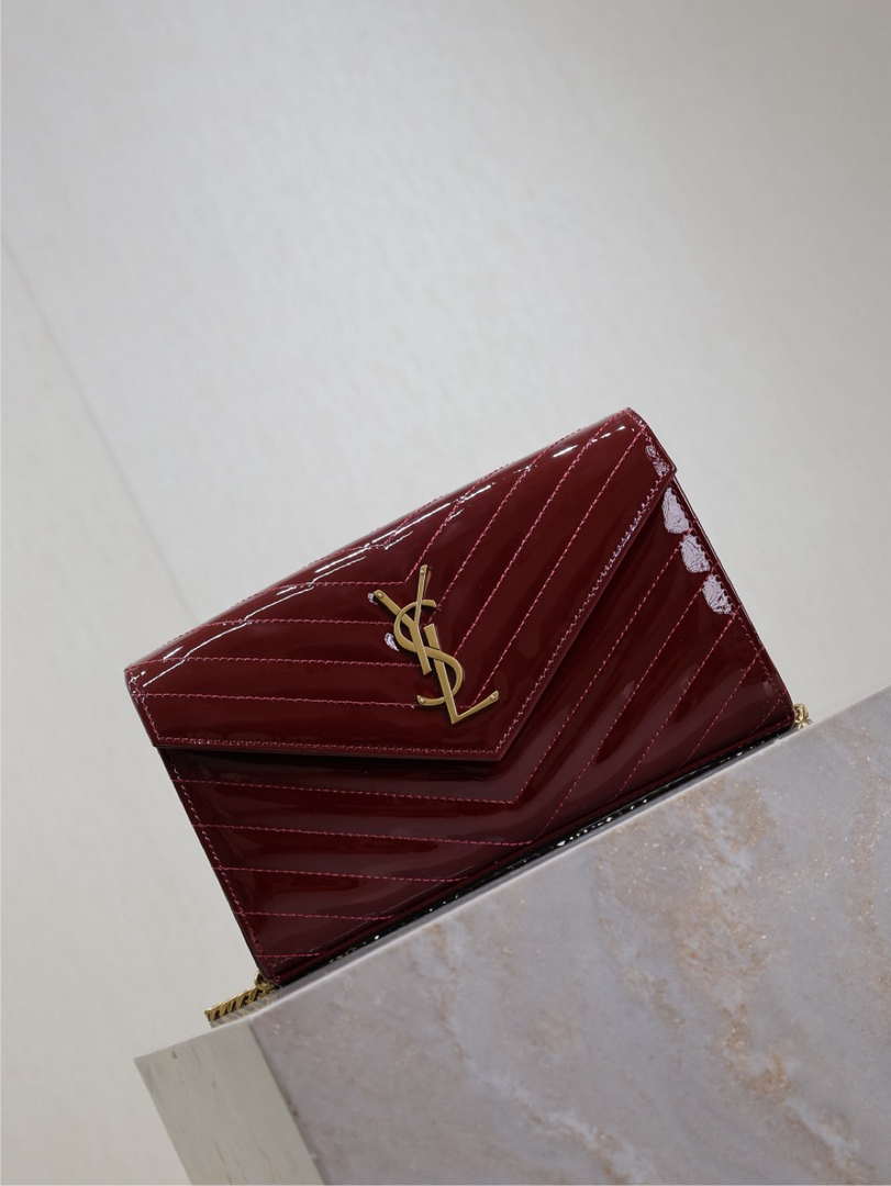 YSL 377828 Classic Cassandre chain wallet in Patent leather Wine Red