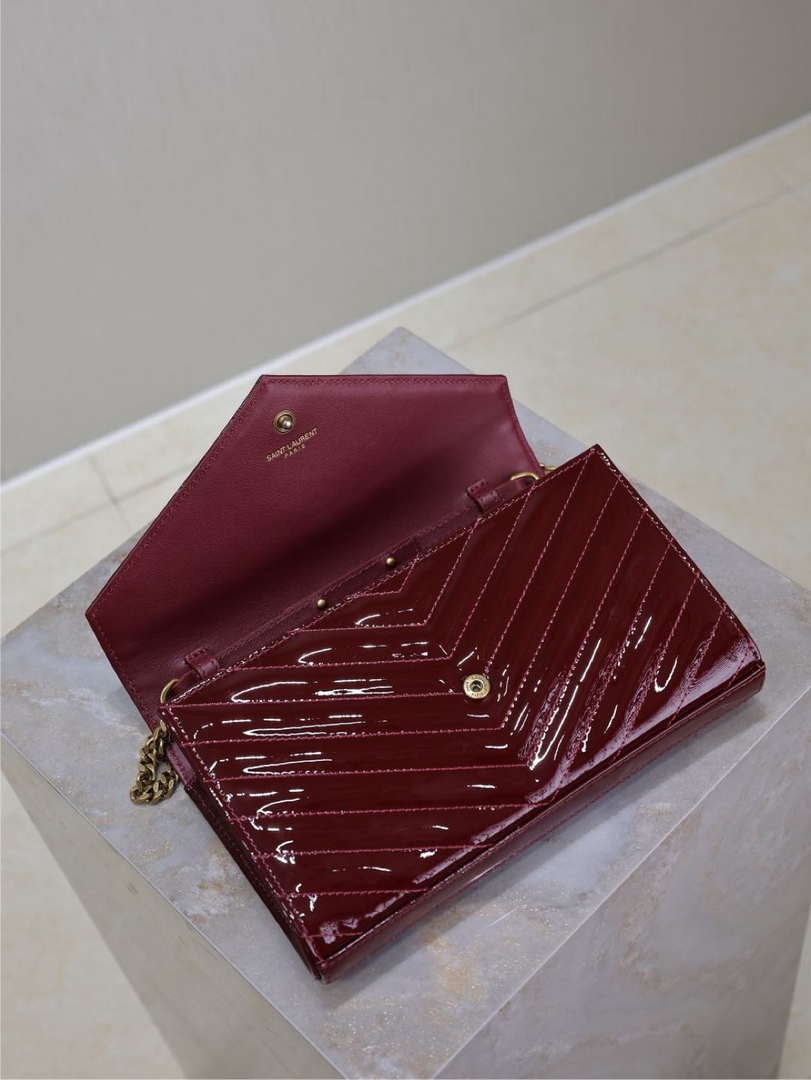 YSL 377828 Classic Cassandre chain wallet in Patent leather Wine Red