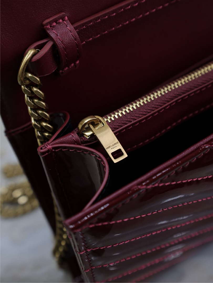 YSL 377828 Classic Cassandre chain wallet in Patent leather Wine Red