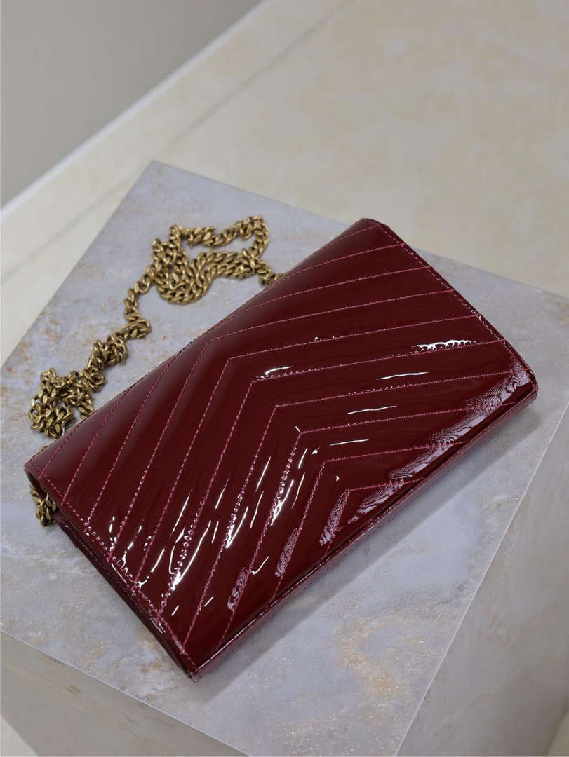 YSL 377828 Classic Cassandre chain wallet in Patent leather Wine Red