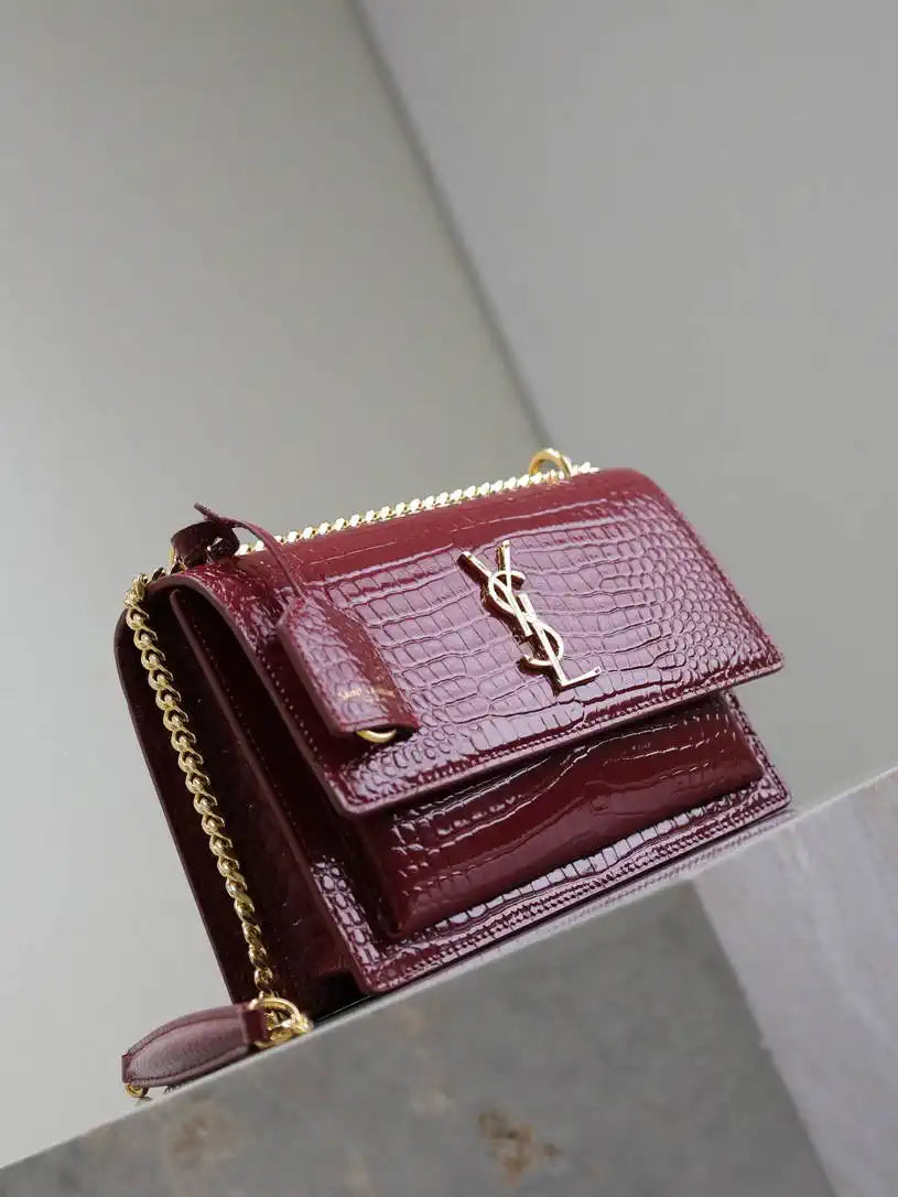 YSL 442906 SUNSET MEDIUM IN Red crocodile leather