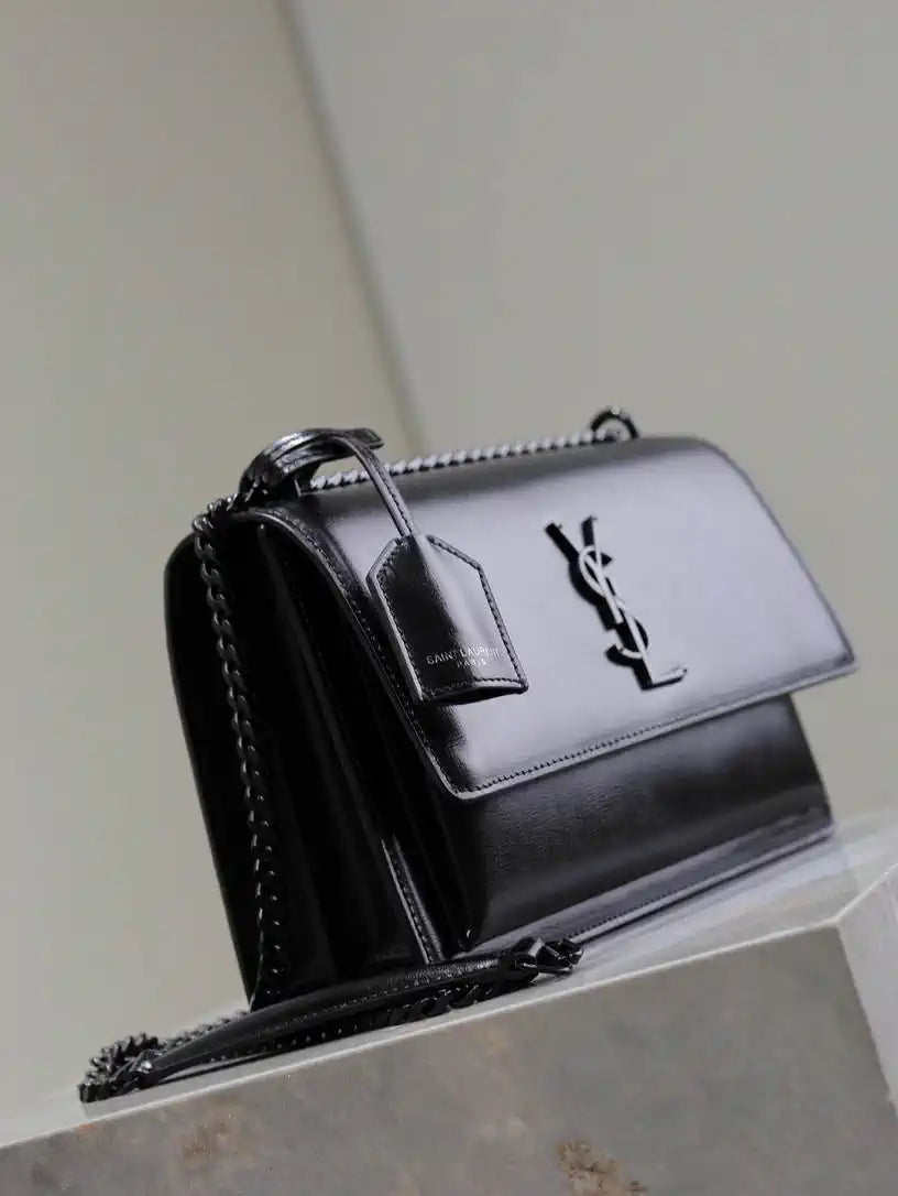 YSL 442906 SUNSET MEDIUM IN Black SMOOTH LEATHER with Black logo