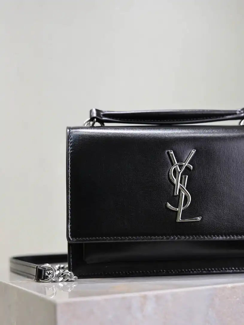 YSL 533026 Sunset chain wallet in smooth leather Black