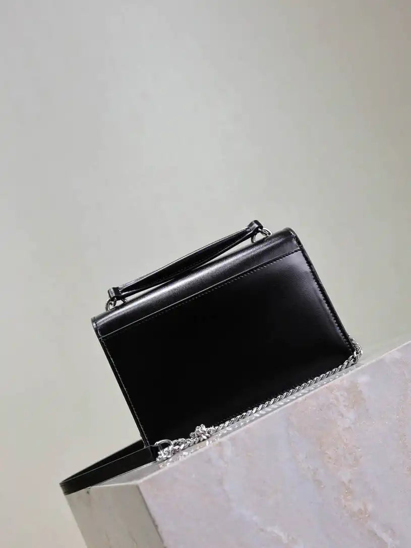 YSL 533026 Sunset chain wallet in smooth leather Black
