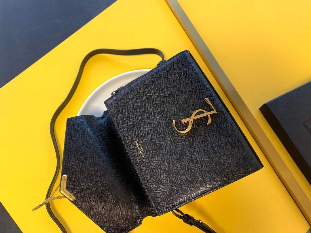YSL 578000 Cassandra Top Handle Medium Bag In Grain De Poudre Embossed Leather Black