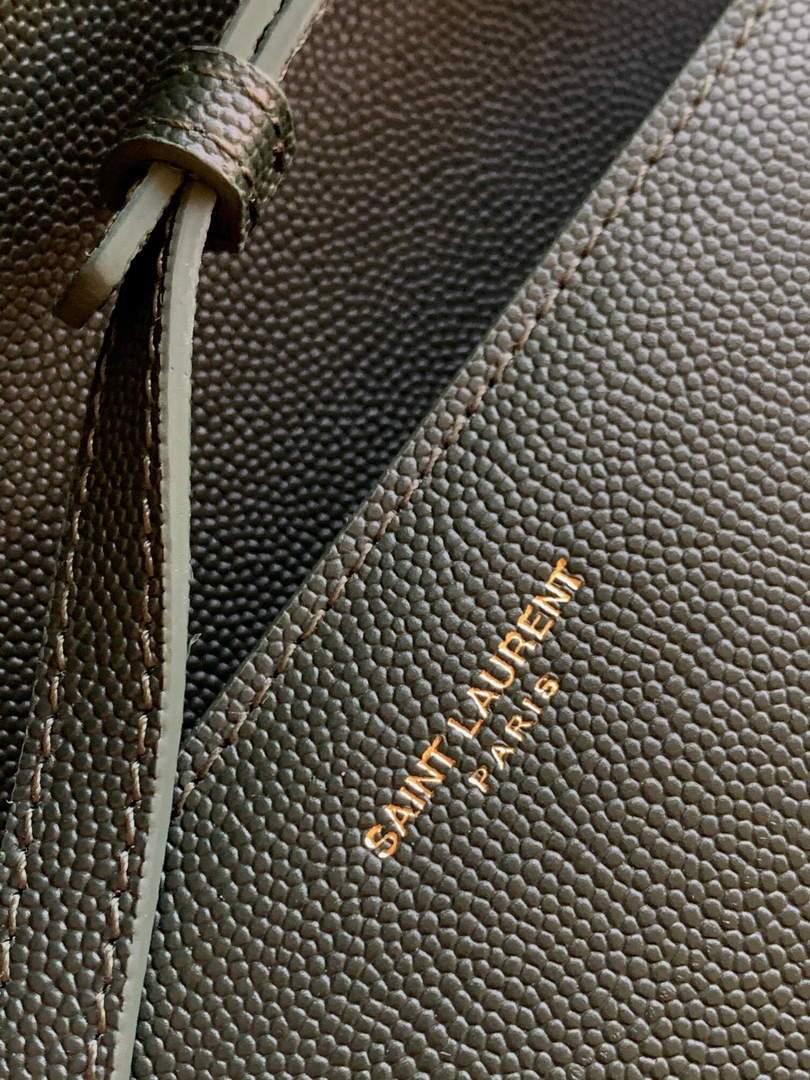 YSL 578000 Cassandra Top Handle Medium Bag In Grain De Poudre Embossed Leather Green
