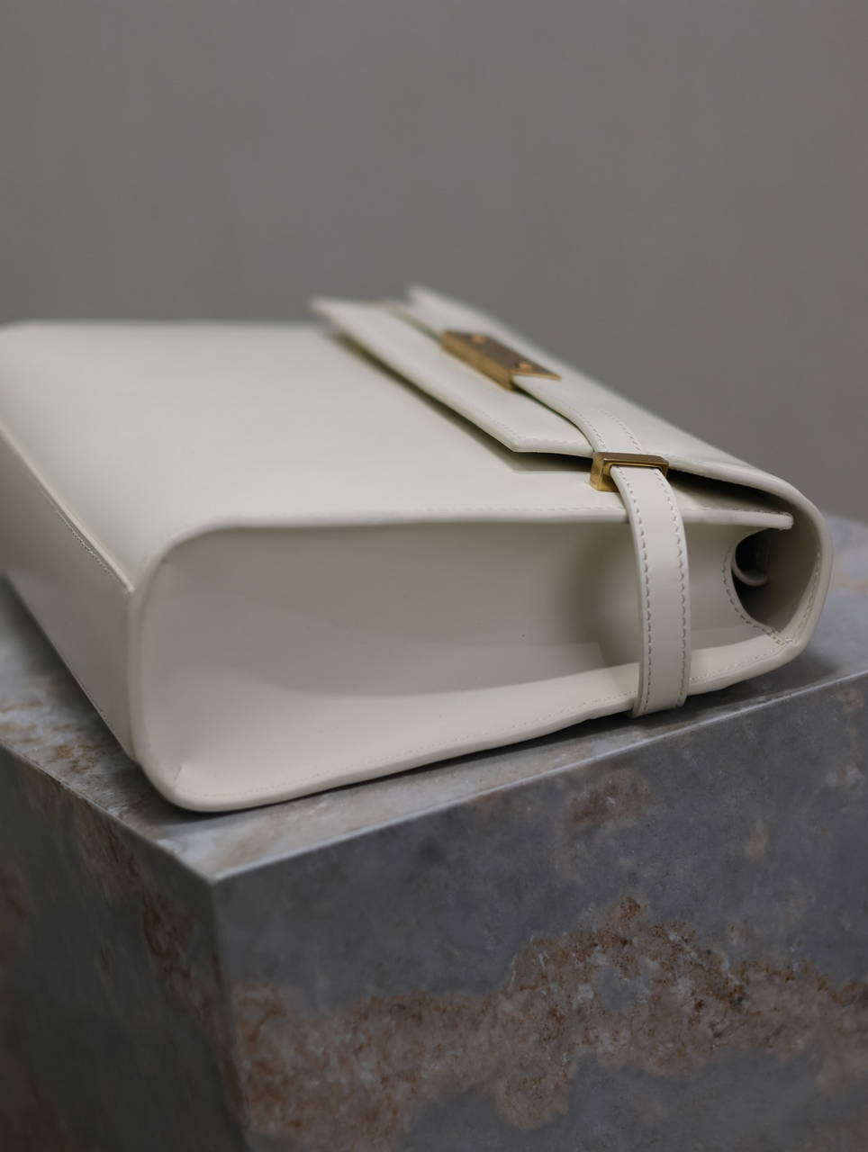 YSL 579271  Manhattan In Box Saint Laurent calfskin White