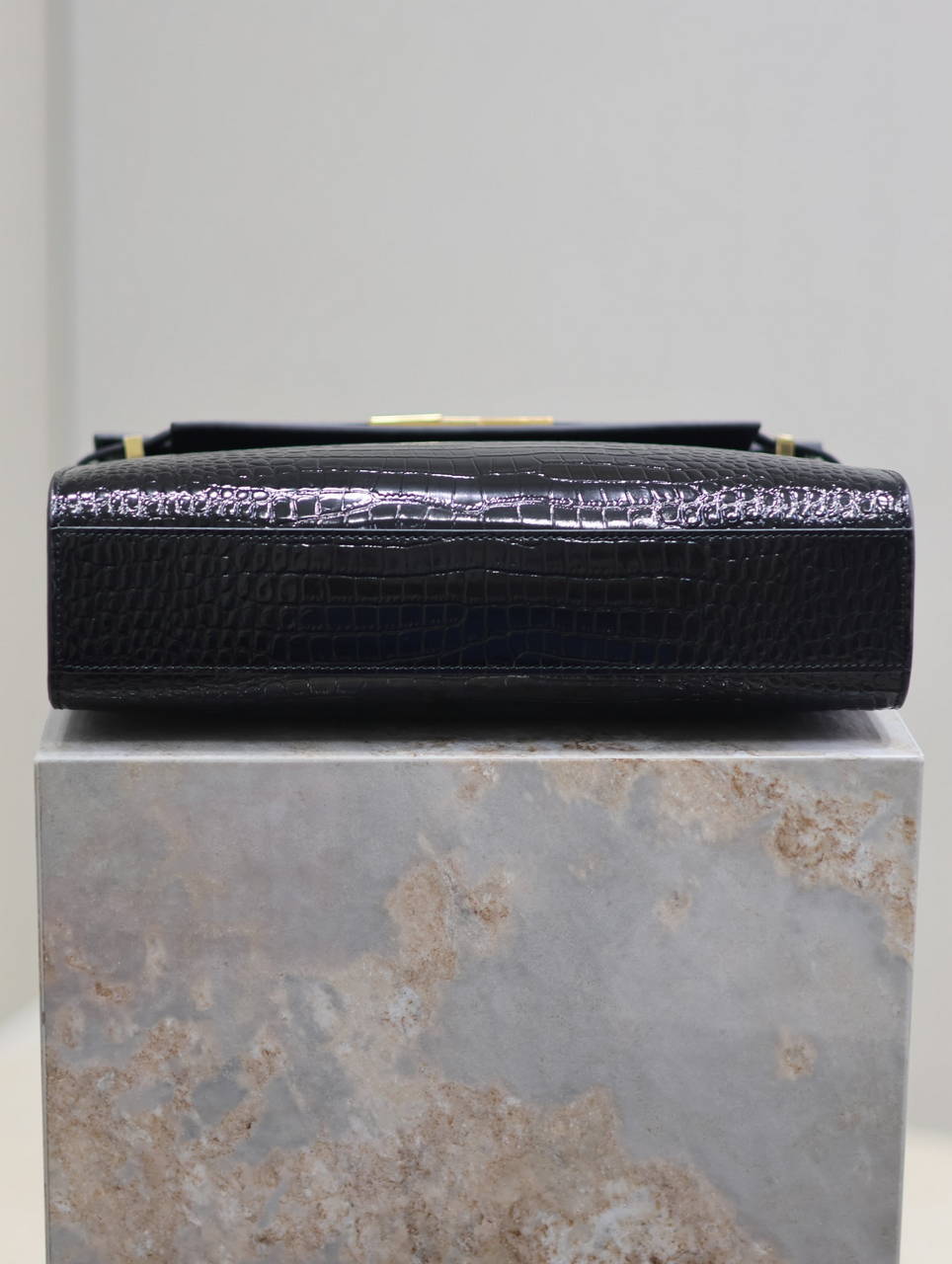 YSL 579271  Manhattan In Box Saint Laurent Crocodile pattern Black