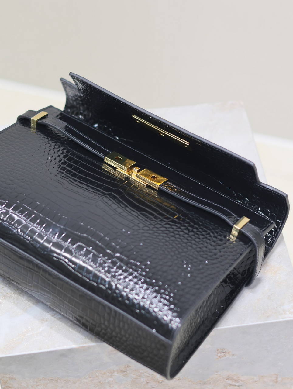 YSL 579271  Manhattan In Box Saint Laurent Crocodile pattern Black