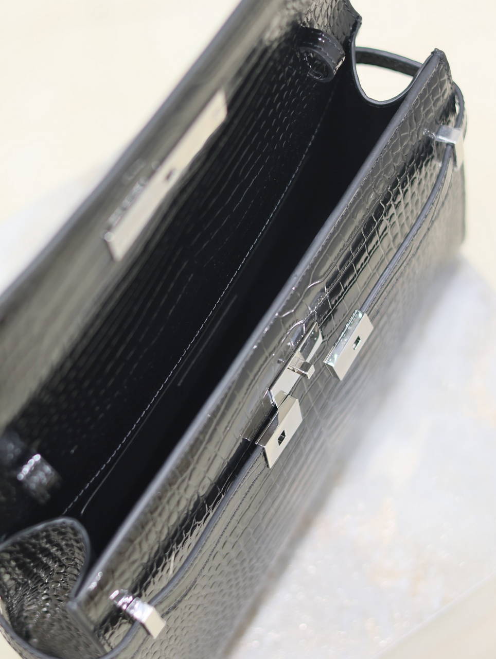 YSL 579271  Manhattan In Box Saint Laurent Crocodile pattern Black