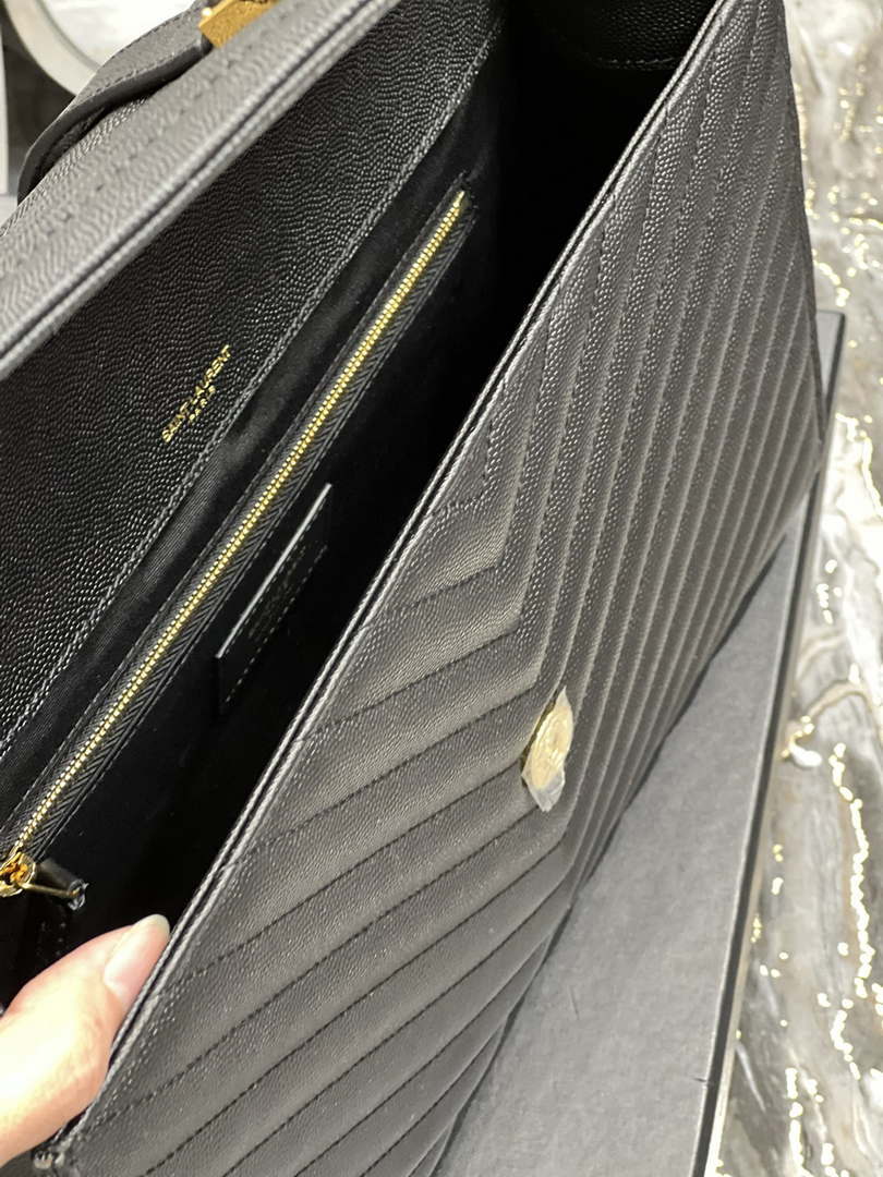 YSL 600166 Envelope Large In Quilted Grain De Poudre Embossed Leather Black V gird