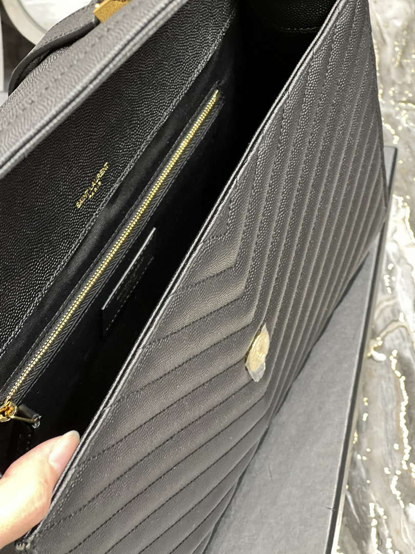 YSL 600166 Envelope Large In Quilted Grain De Poudre Embossed Leather Black V gird