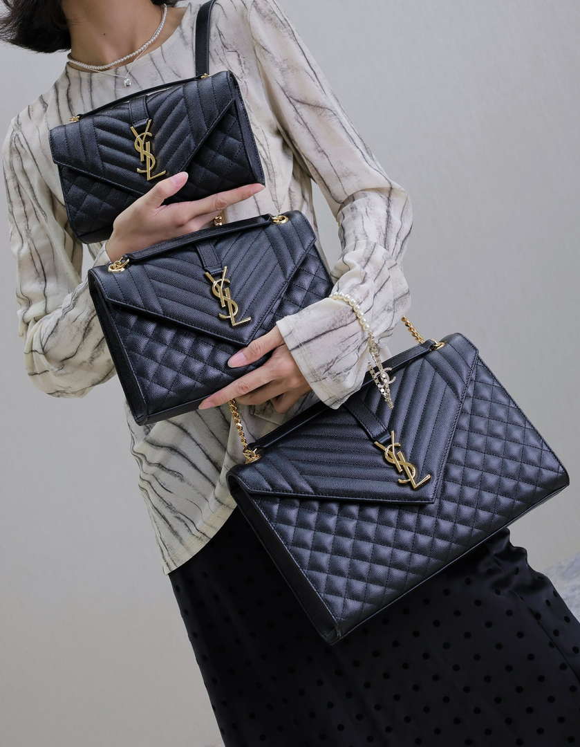 YSL 600185 Envelope Meduim In Quilted Grain De Poudre Embossed Leather Black Gold