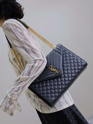 YSL 600185 Envelope Meduim In Quilted Grain De Poudre Embossed Leather Black Gold - Default Title - View 1