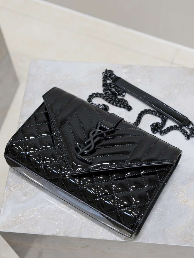 YSL 600195 Envelope Small In Quilted Black Patent leather with black buckle