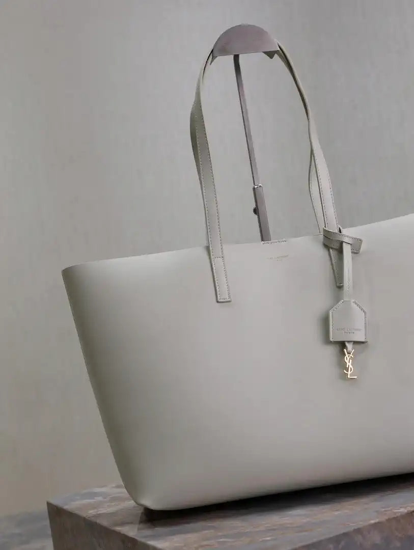 YSL 600281 Shopping Saint Laurent in leather White