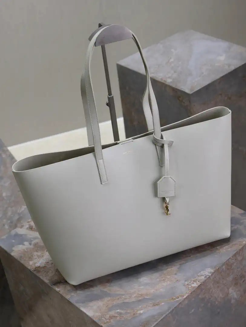 YSL 600281 Shopping Saint Laurent in leather White