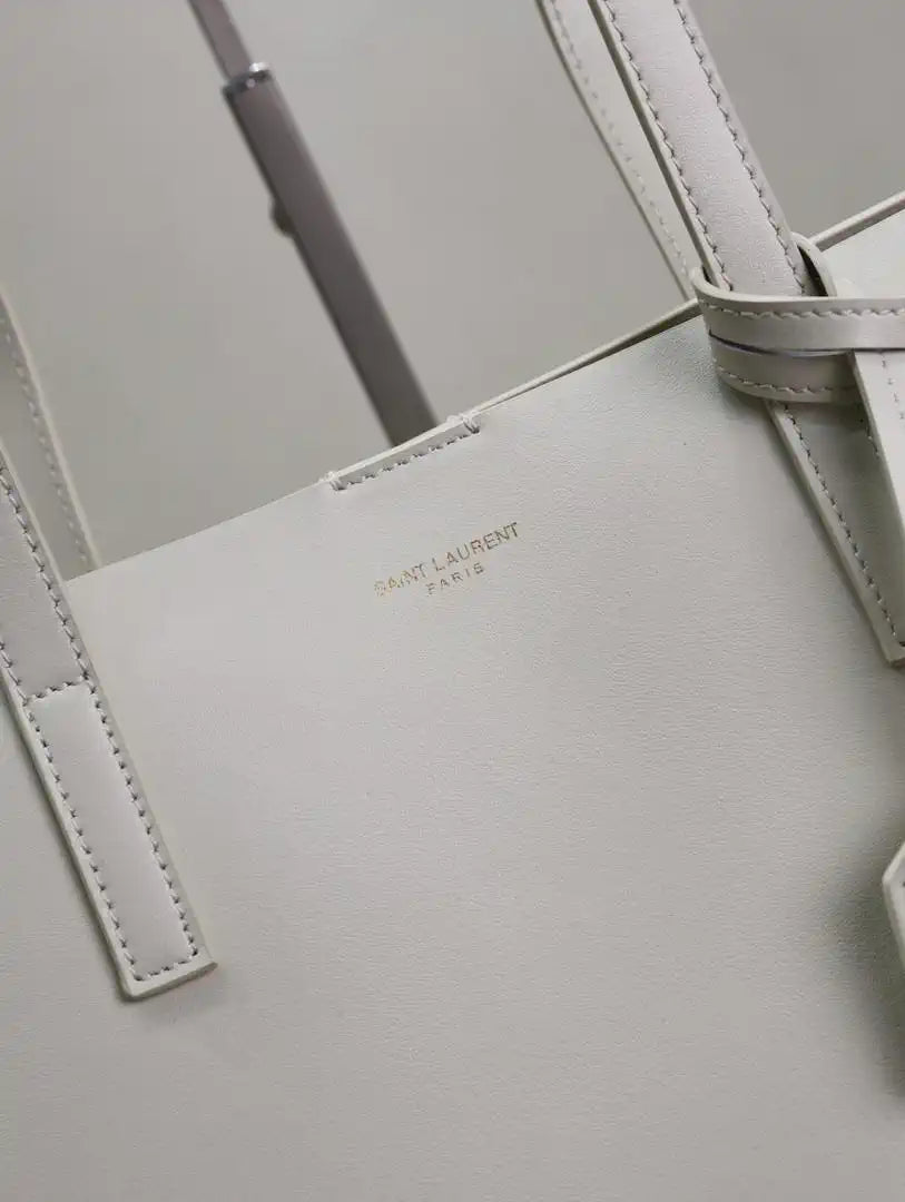 YSL 600281 Shopping Saint Laurent in leather White