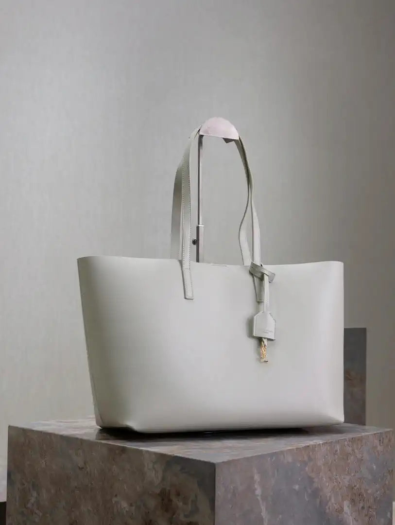 YSL 600281 Shopping Saint Laurent in leather White